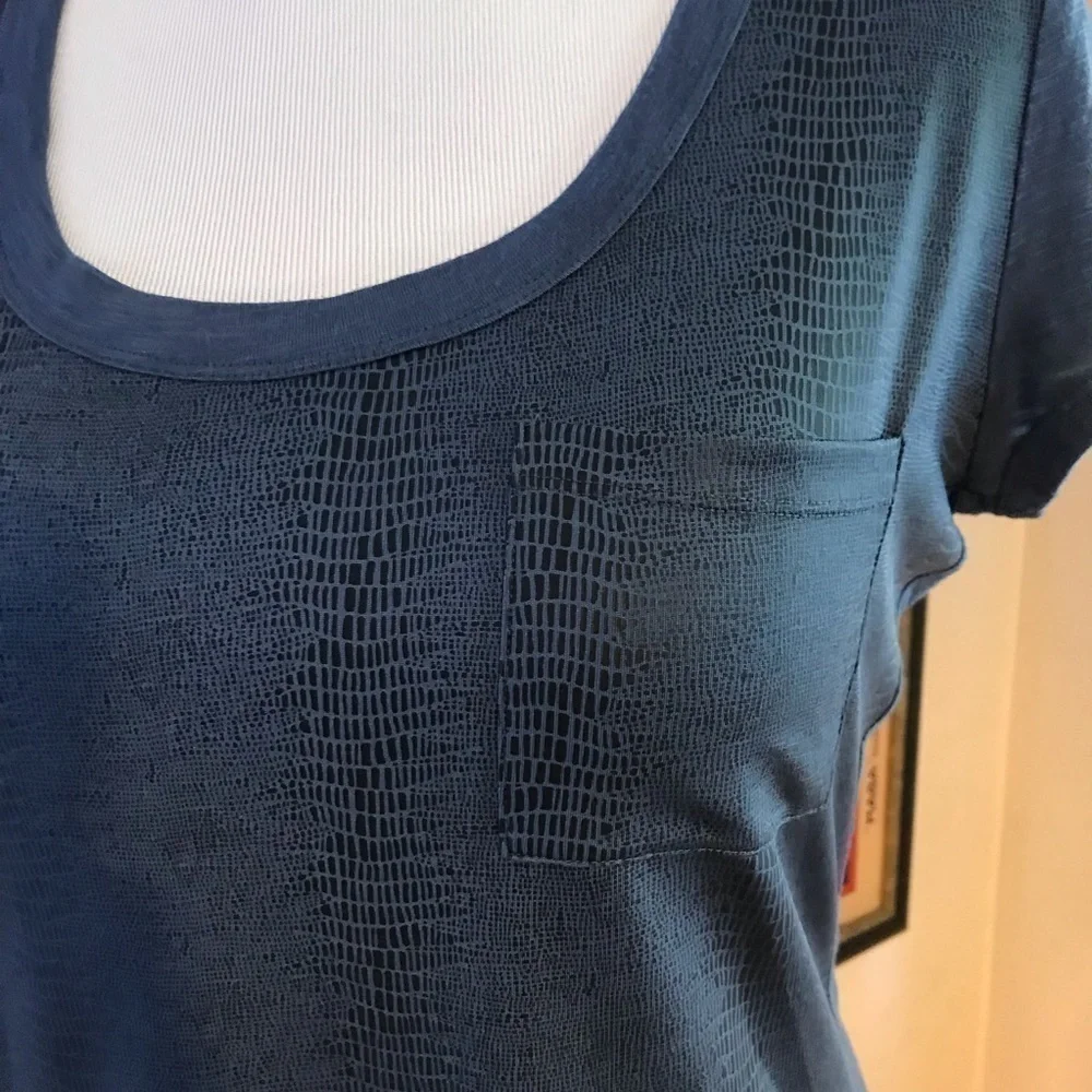 Calvin Klein: Blue/ Black Short Sleeved Snake Top